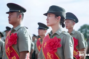 退伍季：向后转，向前进！
