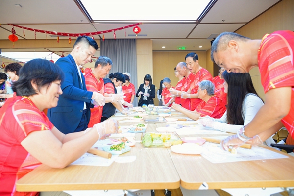举办文体协会活动.jpg