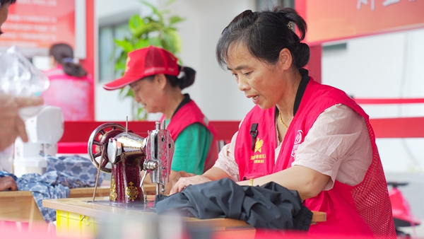 红星闪耀便民服务日活动3.jpg